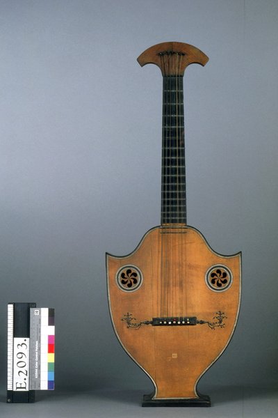 Lyre-guitare
