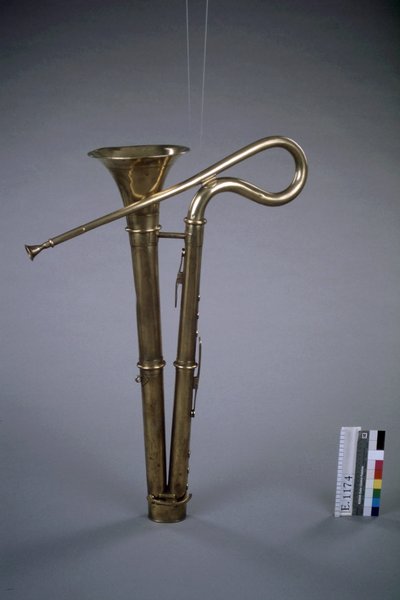 Bass horn