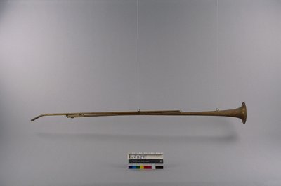 Trompette de parade naturelle en la bémol grave, pour la Reine de Chypre d'Halévy