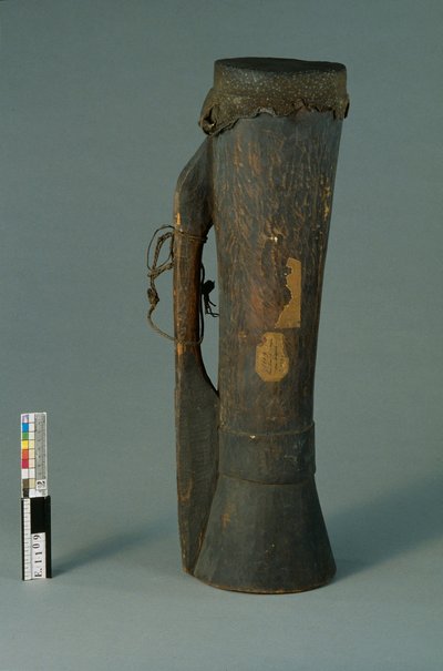 Tambour bi-tronconique de type "kundu"