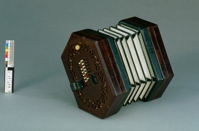 Bass concertina