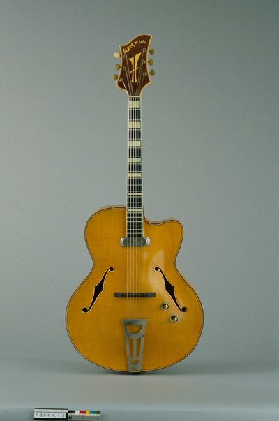 Guitare électrique modèle Super De Luxe
