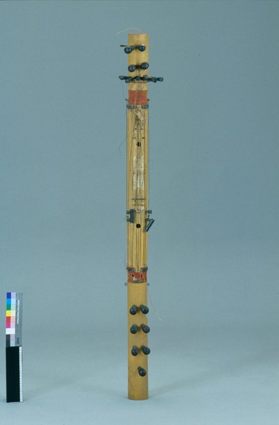 Cithare tubulaire "valiha"