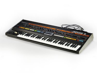 Synthétiseur analogique Jupiter-8