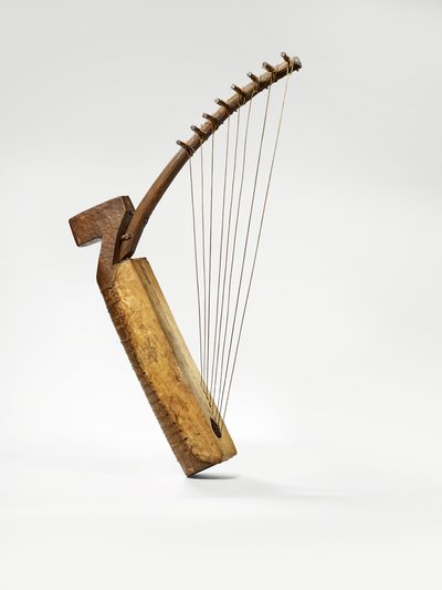 Harpe arquée "ngombi"