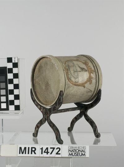 Miniatur-Schnurtrommel mit Gestell
