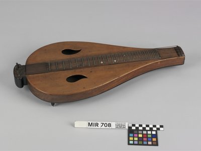 Herzförmige Streichzither