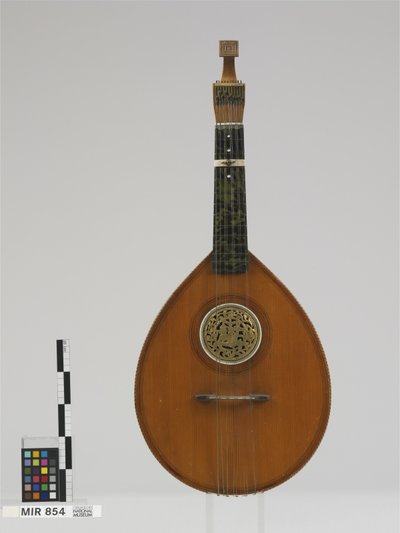 English Guitar