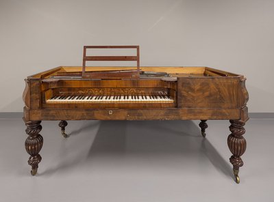 square piano