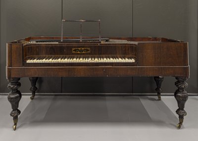 square piano