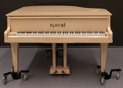 grand piano