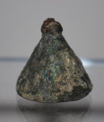 Instrument en forme de clochette (pion ?)