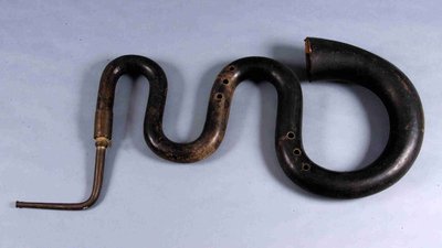 Serpent courbé d'église