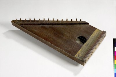 Cithare trapézoïdale