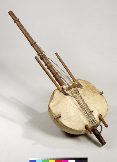 Harpe-luth à 8 cordes