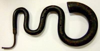 Serpent courbé d'église