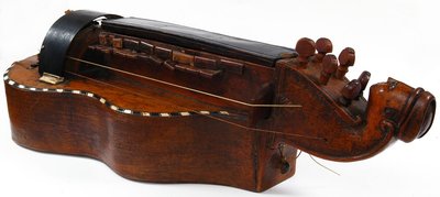 Vielle à roue forme guitare