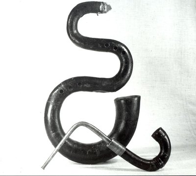 Serpent courbé d'église
