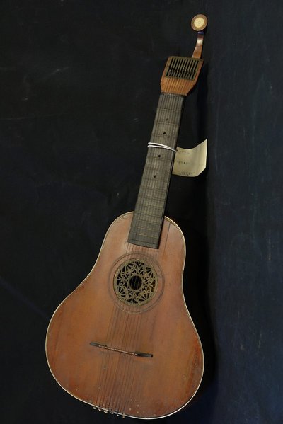 Cistre ou guitare allemande