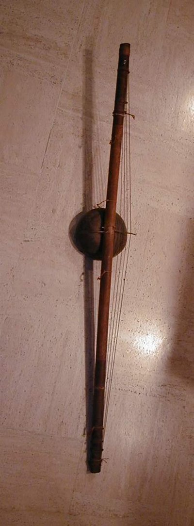 Cithare-bâton "Mvet"