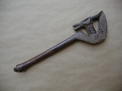 Marteau percuteur