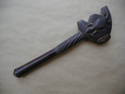 Marteau percuteur