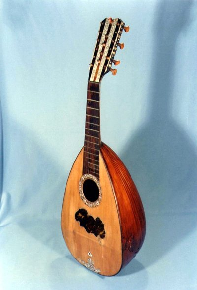 Mandolone