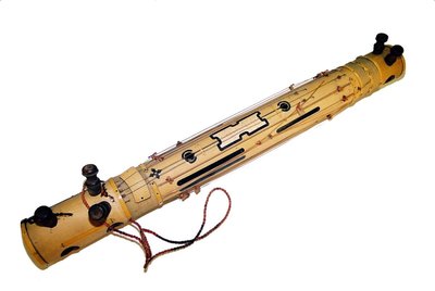 Cithare tubulaire "Valiha"