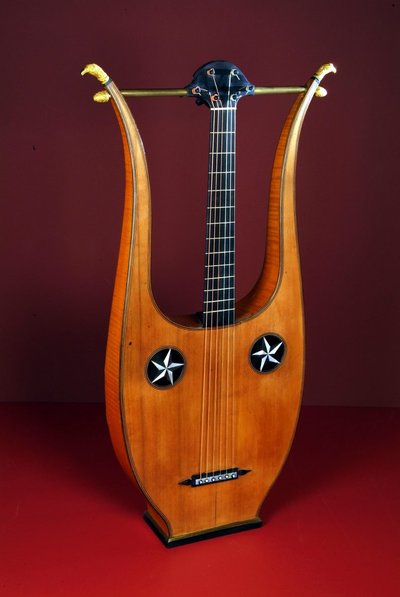 Lyre-guitare