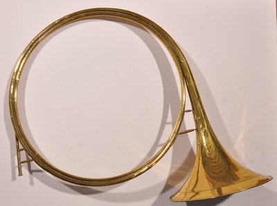 Trompe de chasse "à la dauphine"