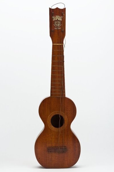 Ukulele.