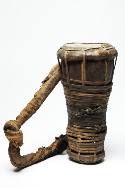 Bàtá drum, omele ako?  (drum)