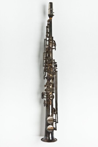 Soprano saxophone. Nominal pitch: B♭.