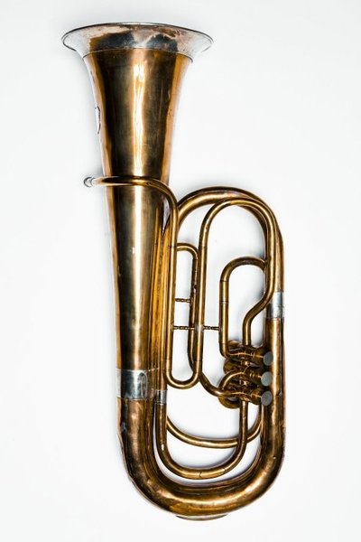 Bombardon. Nominal pitch: F.