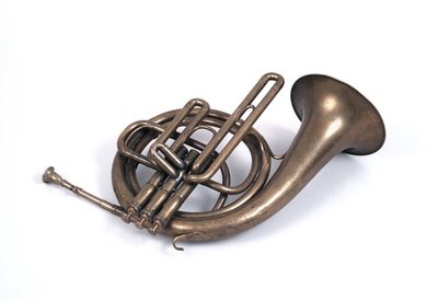 Ballad horn. Nominal pitch: C / B♭.