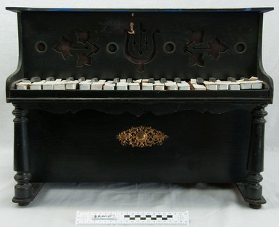 Toy piano
