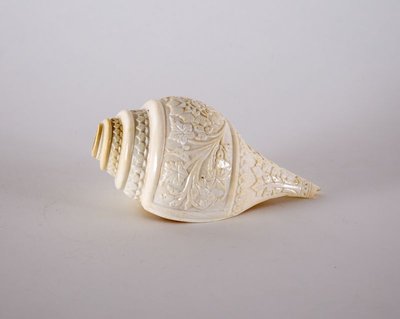 Conch-shell trumpet