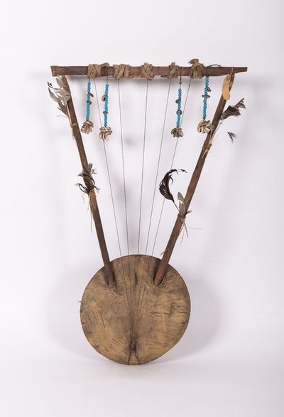 Tapoura or rabbaba