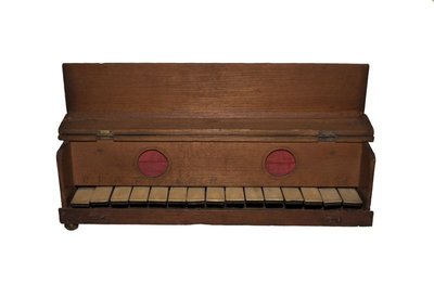 Toy piano