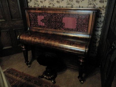 Upright pianoforte