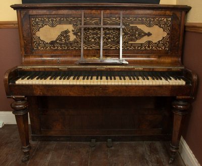 Upright pianoforte