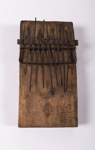 Esanzi or bechi