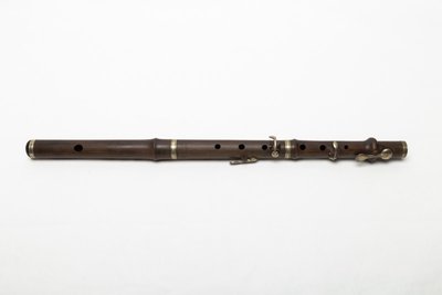 Transverse flute in F (E-flat)