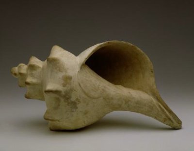 Conch-shell trumpet