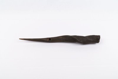 Side-blown horn