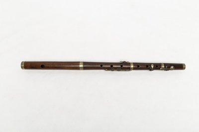 Transverse flute in F (E-flat)