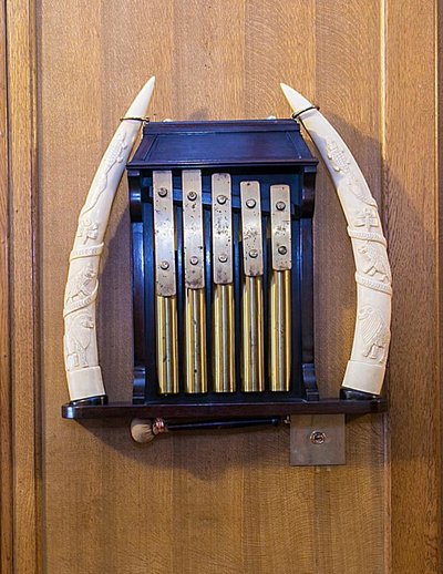 Percussion plaque