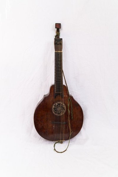 English guitar