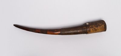 Side-blown horn