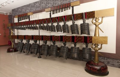 曾侯乙编钟（仿制）Zhenghou Yi Bianzhong - Collected bells from the tomb of Marquis Yi of Zeng (replica)